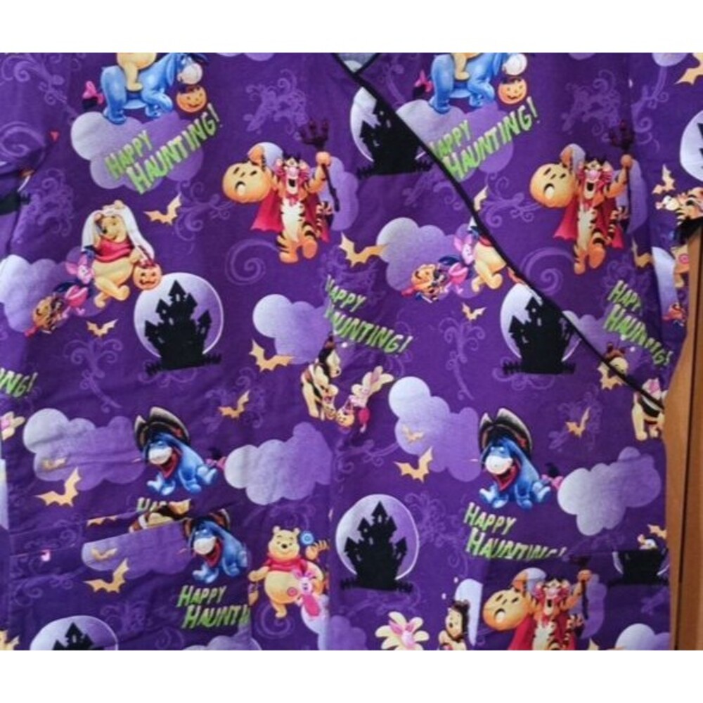 Disney Pooh Tigger Piglet Scrub Top L Purple Halloween Happy Haunting - Picture 2 of 10